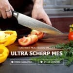 Keukenmes snijdt Tomaat